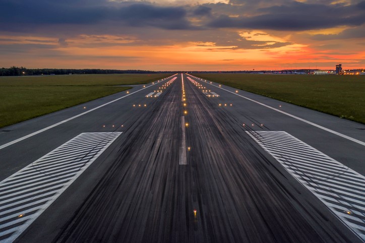 FAA advierte sobre riesgos de baterías de litio en cabina