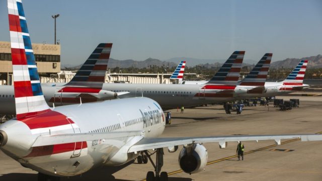 Administración de Donald Trump pide apoyar a aerolíneas durante la crisis