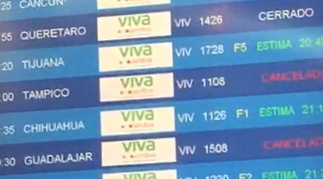 Usuarios de Viva Aerobus expresan quejas por cancelación de vuelos