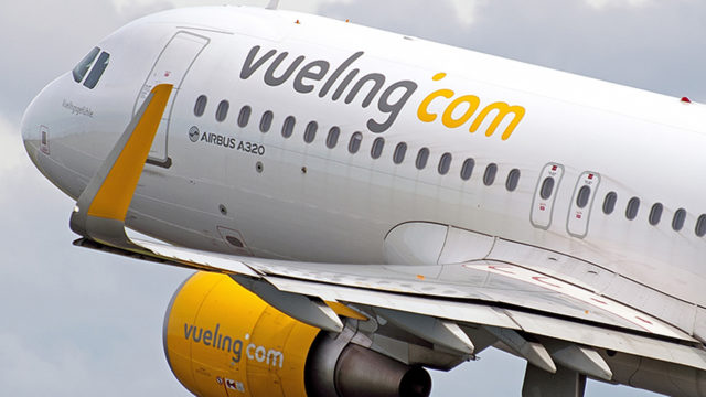 Vueling cancela más de 200 vuelos por la huelga de pilotos