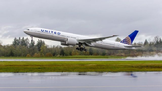 United introduce al B777-300ER en más rutas